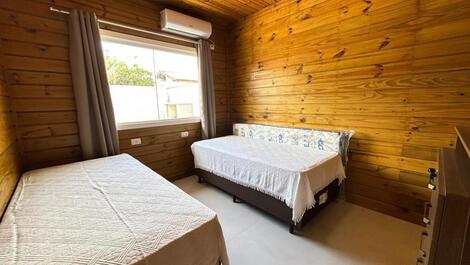 CASA COM PISCINA MARISCAL