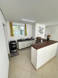 Hermosa casa en condominio disponible para alquiler.