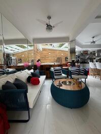 Available for New Year's Eve! House 30 meters from Juquehy Beach