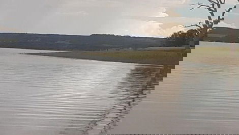 Temporada, pesca y ocio, Casa está en el lago.