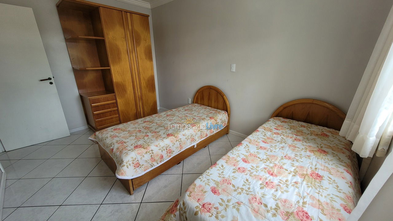 Apartamento para aluguel de temporada em Bombinhas (Praia de Bombas)
