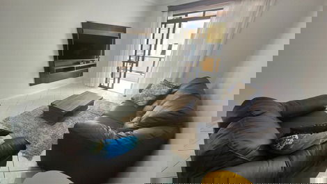 Apartamento 03 dormitórios, 50m do mar para 9 pessoas