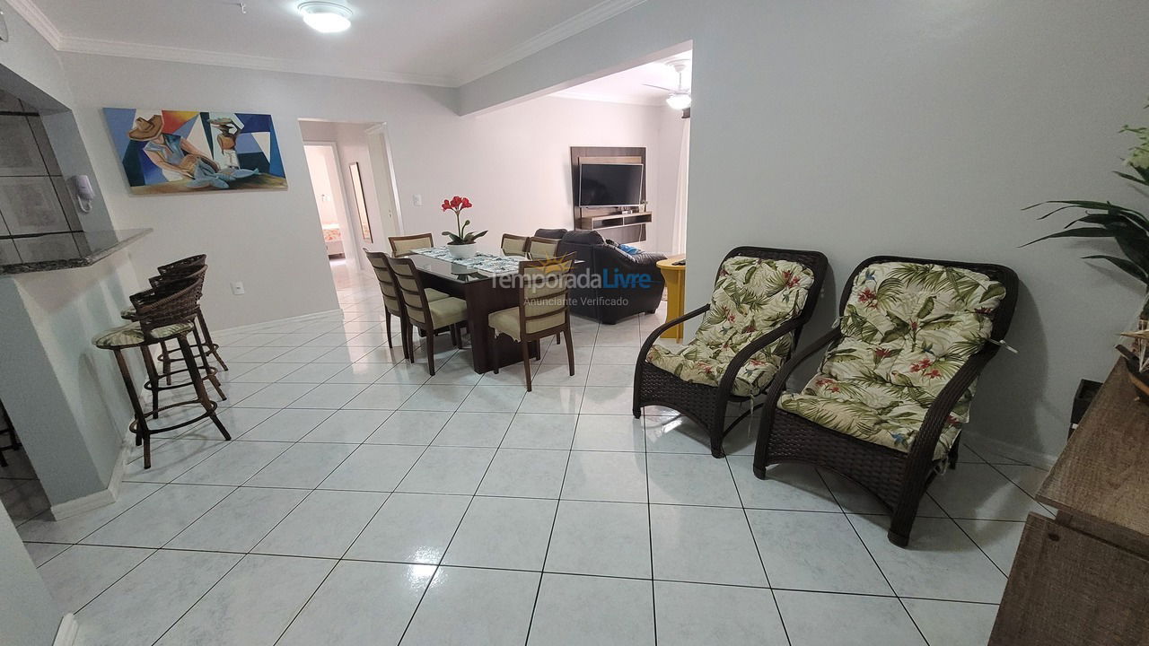 Apartamento para aluguel de temporada em Bombinhas (Praia de Bombas)