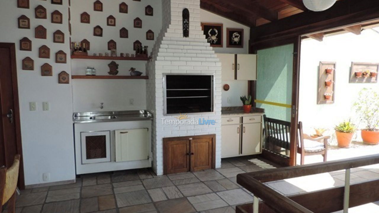 Apartment for vacation rental in Bombinhas (Praia de Bombas)