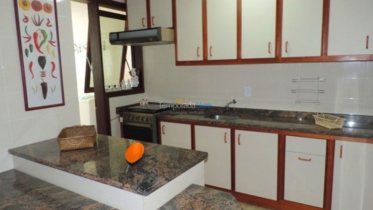 Apartment for vacation rental in Bombinhas (Praia de Bombas)