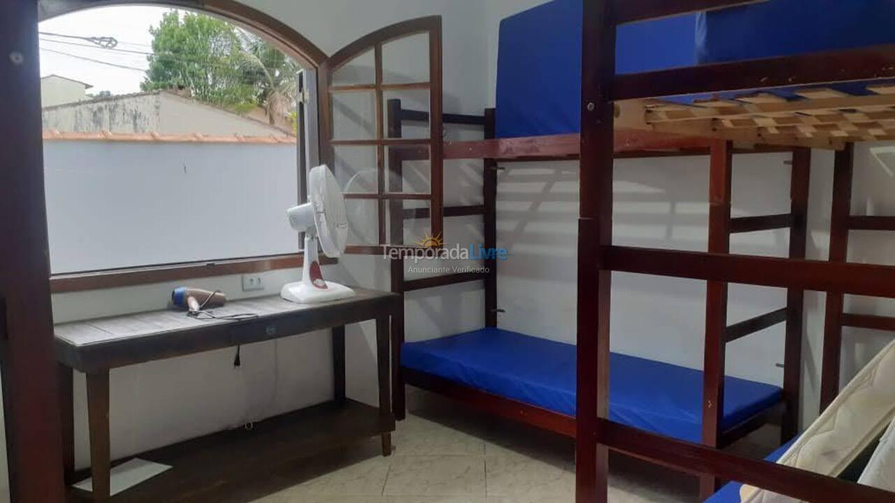 House for vacation rental in Caraguatatuba (Massaguaçu)