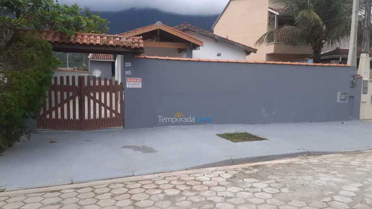 House for vacation rental in Caraguatatuba (Massaguaçu)