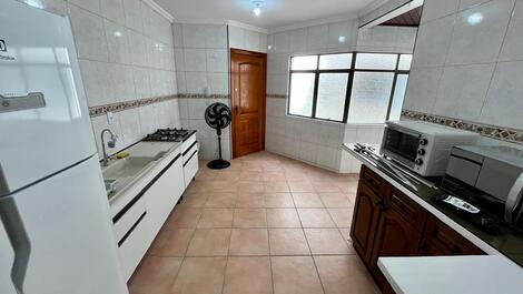 Spacious beachfront apartment in Meia Praia - Itapema