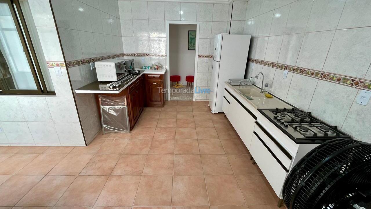 Apartment for vacation rental in Itapema (Meia Praia)