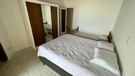 Spacious beachfront apartment in Meia Praia - Itapema
