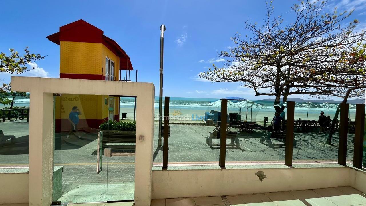 Apartment for vacation rental in Itapema (Meia Praia)