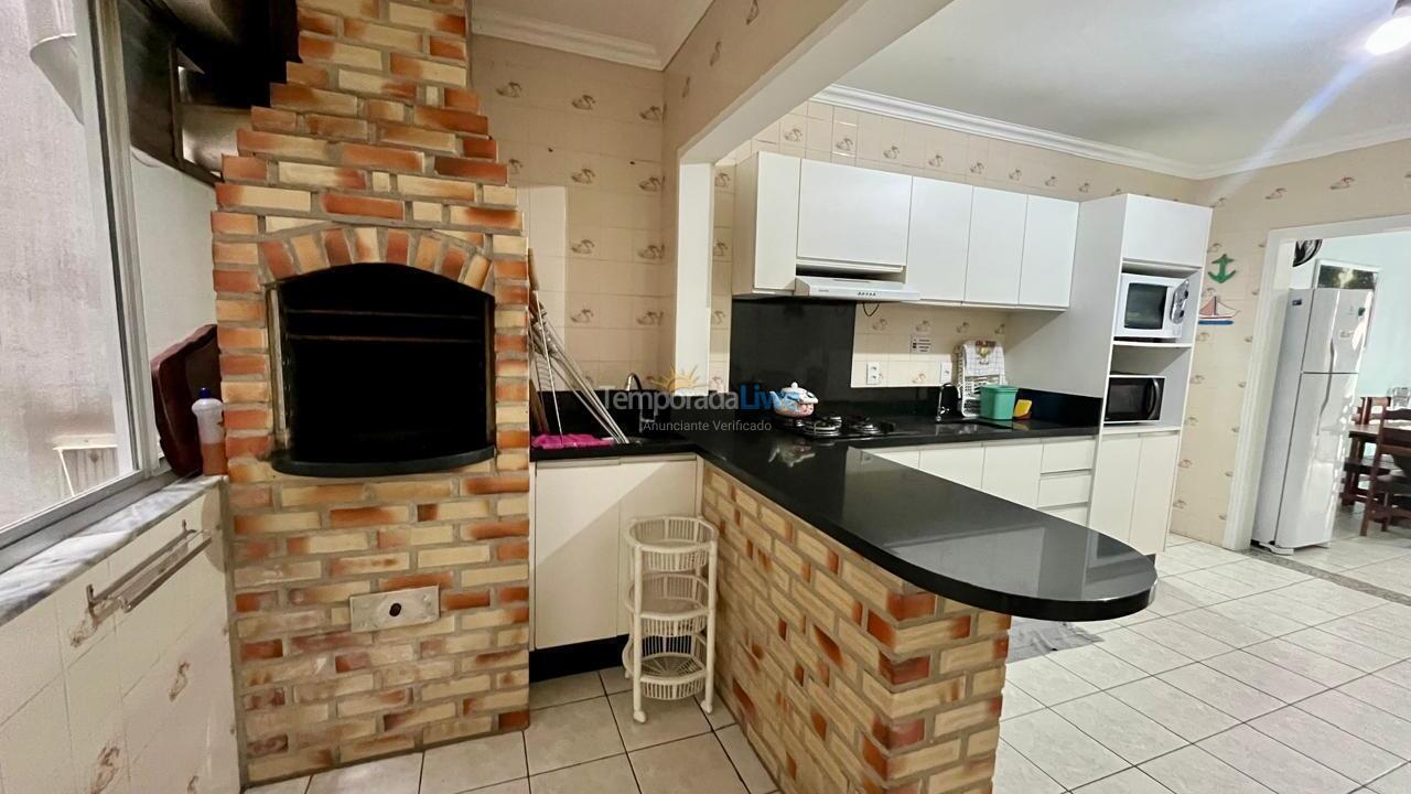 Apartamento para alquiler de vacaciones em Itapema (Meia Praia)