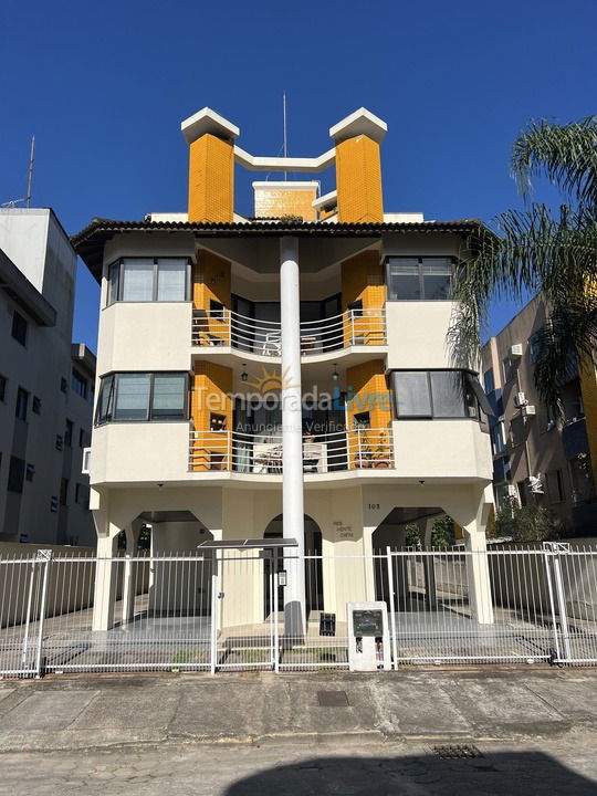 Apartamento para aluguel de temporada em Florianópolis (Jurere Tradicional)