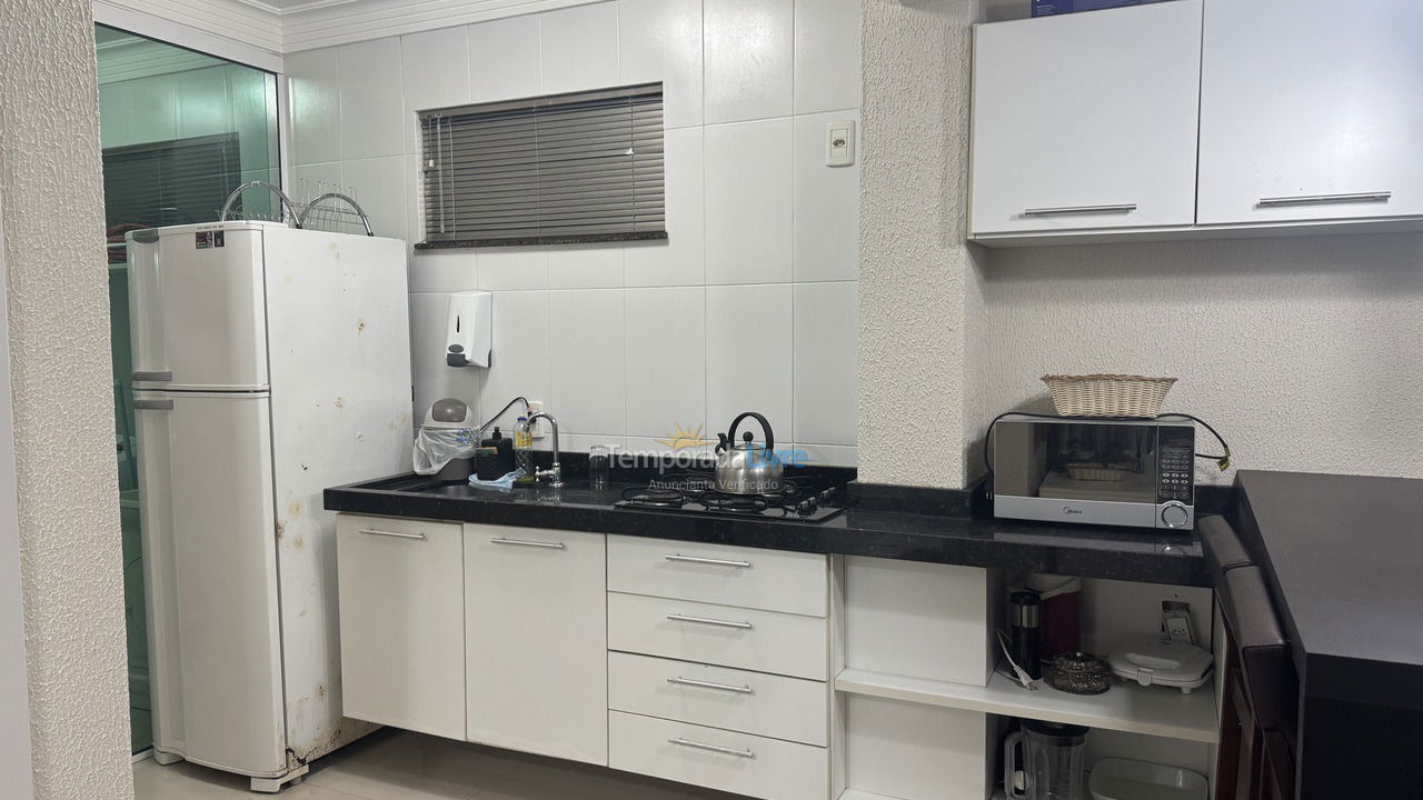 Apartment for vacation rental in Bombinhas (Praia de Bombas)