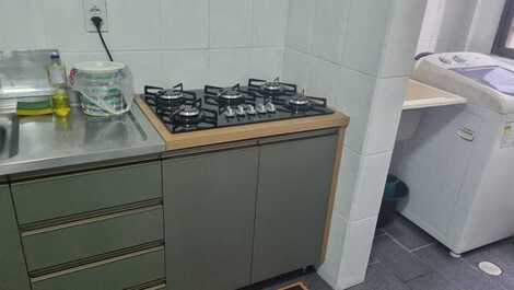 APTO DE 2 DORMITÓRIOS, 3 AR. ÓTIMO LUGAR PARA PASSAR AS FÉRIAS.