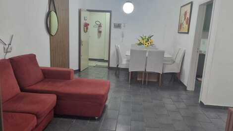 APTO DE 2 DORMITÓRIOS, 3 AR. ÓTIMO LUGAR PARA PASSAR AS FÉRIAS.