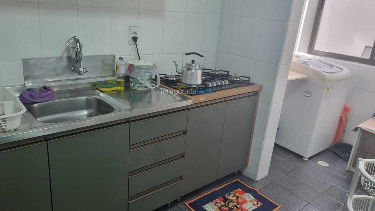 Apartamento para aluguel de temporada em Itapema (Meia Praia)