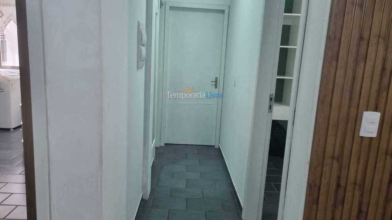 Apartamento para aluguel de temporada em Itapema (Meia Praia)