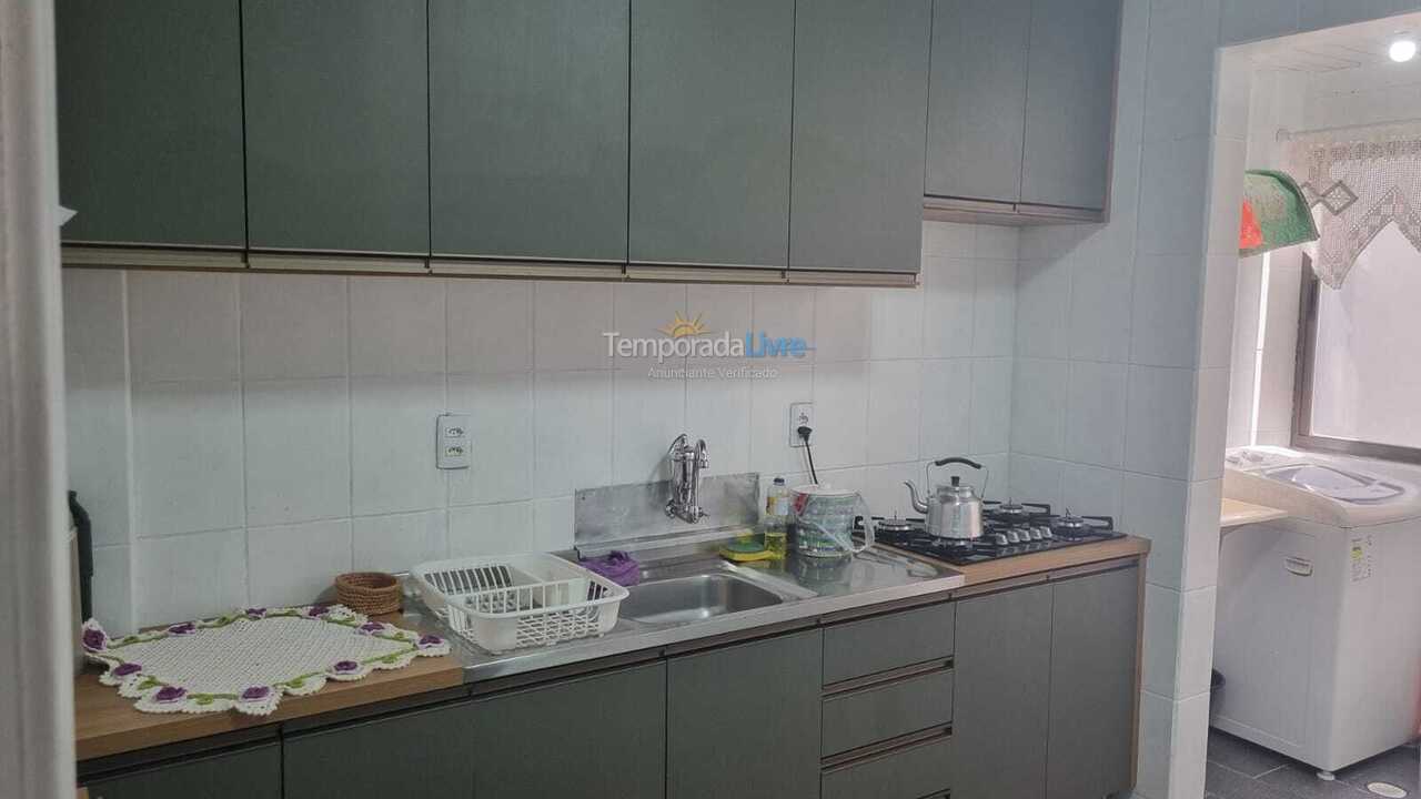 Apartamento para aluguel de temporada em Itapema (Meia Praia)