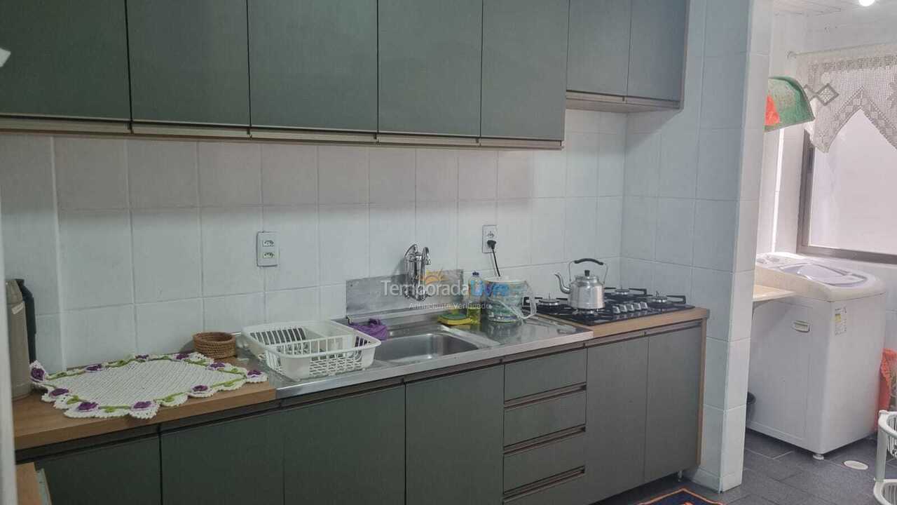 Apartamento para aluguel de temporada em Itapema (Meia Praia)