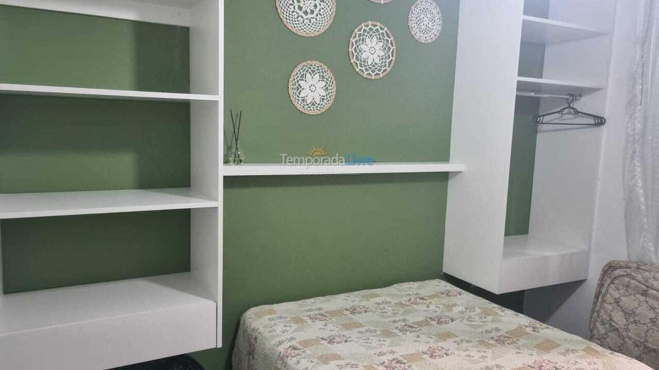 Apartamento para aluguel de temporada em Itapema (Meia Praia)