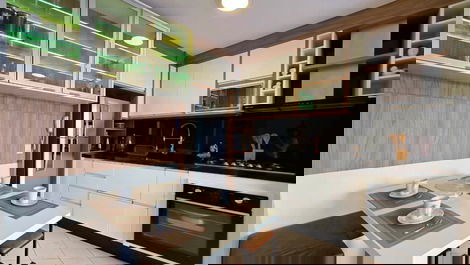 Apartamento de 4 habitaciones, 5 aires acondicionados, cerca del centro comercial Russi.