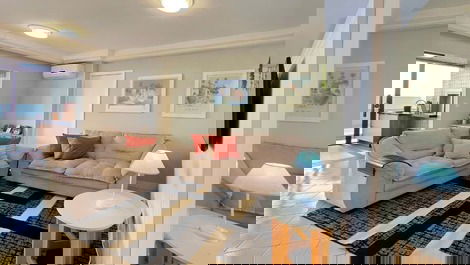 Apartamento de 4 habitaciones, 5 aires acondicionados, cerca del centro comercial Russi.