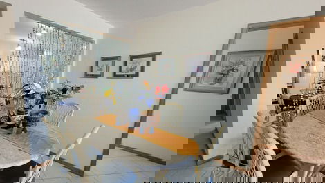 Apartamento 3 dormitórios com vista mar para 8 pessoas