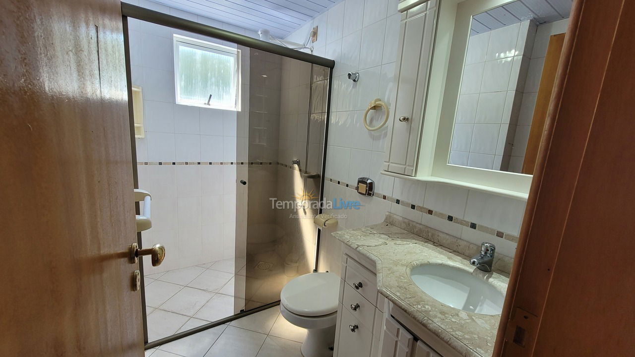 Apartamento para aluguel de temporada em Bombinhas (Praia de Bombas)