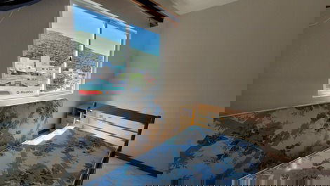 Apartamento 3 dormitórios com vista mar para 8 pessoas