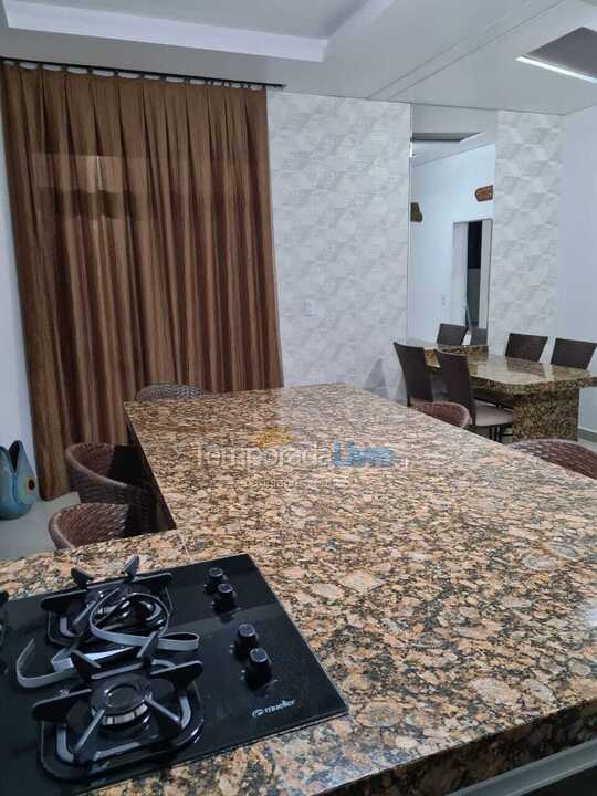 Apartamento para aluguel de temporada em Bombinhas (Praia de Bombas)