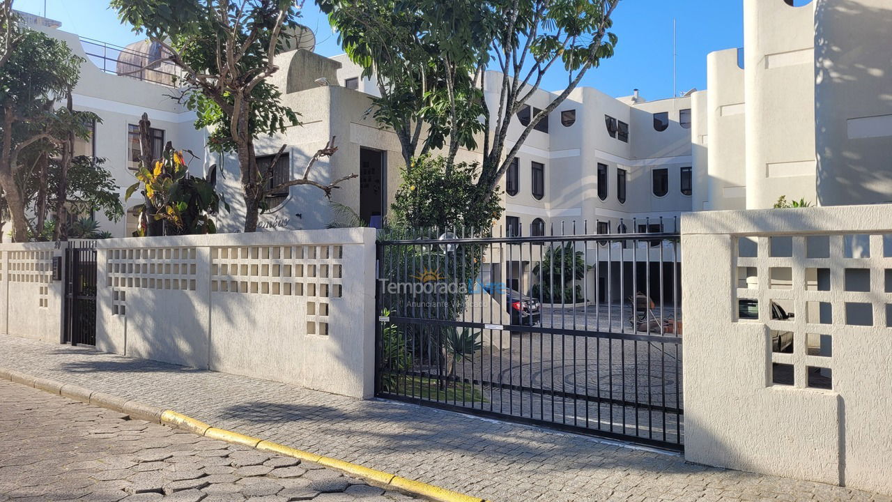 Apartamento para aluguel de temporada em Bombinhas (Praia de Bombas)