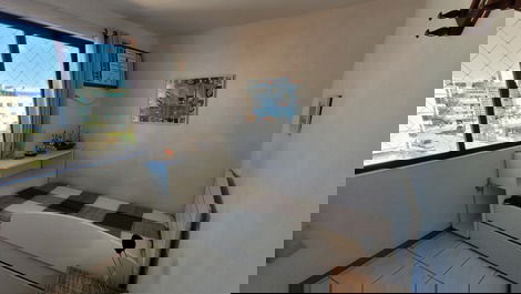 Cobertura duplex com piscina na Praia de Bombas para 7 pessoas