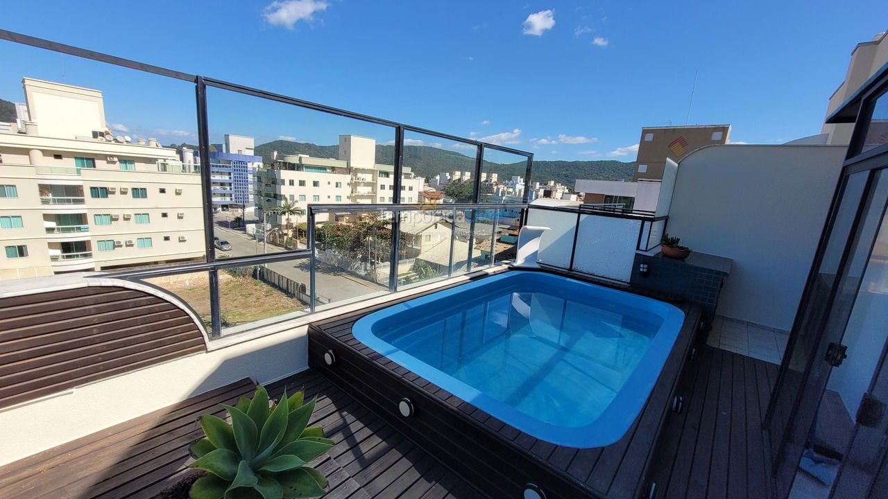 Apartamento para aluguel de temporada em Bombinhas (Praia de Bombas)