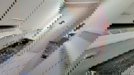 Cobertura duplex com piscina na Praia de Bombas para 7 pessoas