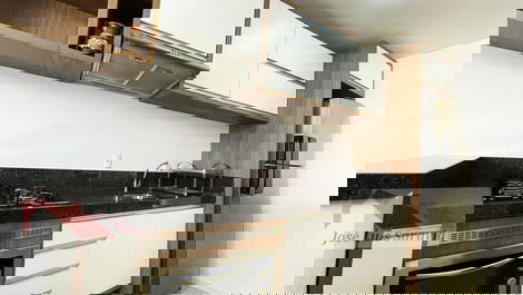 Excelente departamento nuevo con muebles a medida y 2 estacionamientos