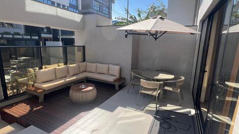 Lindo apartamento duplex Garden com 2 suítes em Mariscal