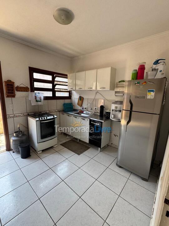 Casa para alquiler de vacaciones em Ubatuba (Praia das Toninhas)