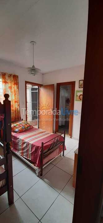 Casa para aluguel de temporada em Praia Grande (Ocian)