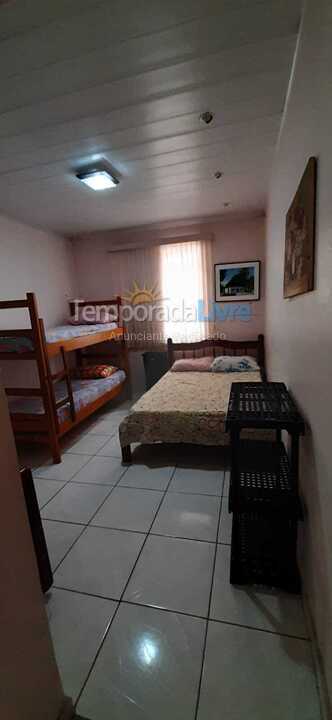 Casa para aluguel de temporada em Praia Grande (Ocian)