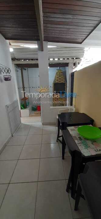 Casa para aluguel de temporada em Praia Grande (Ocian)