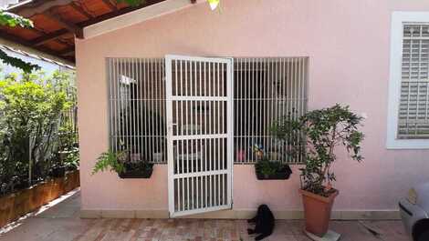 CASA PRAIA GRANDE OCIAN, DOIS DORMIT COM SUITE, DUAS QUADRAS DA PRAIA
