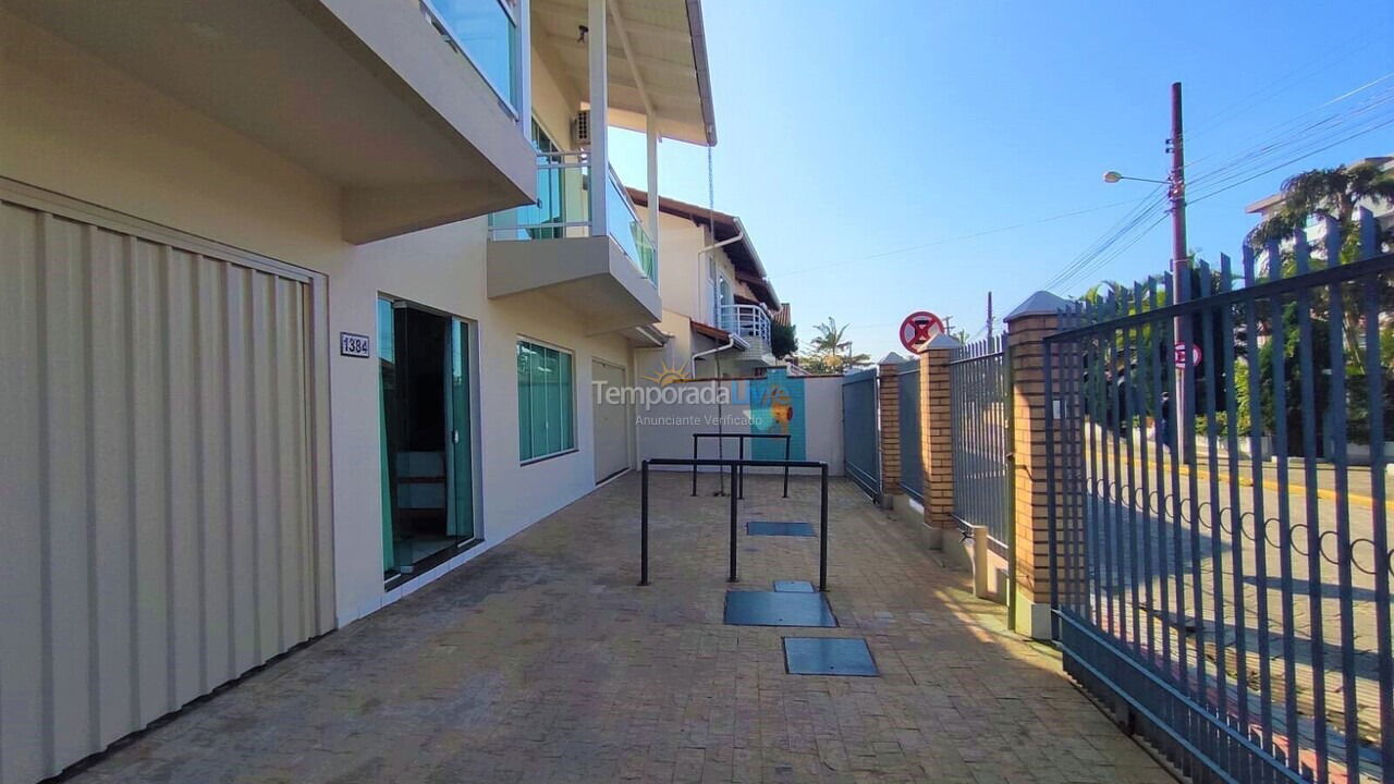 Apartment for vacation rental in Bombinhas (Canto Grande)