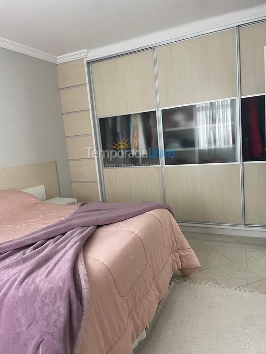 Apartamento para aluguel de temporada em Itapema (Meia Praia)