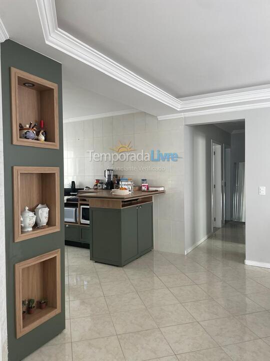 Apartamento para aluguel de temporada em Itapema (Meia Praia)