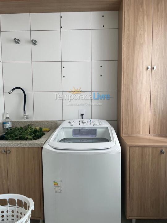 Apartamento para aluguel de temporada em Itapema (Meia Praia)