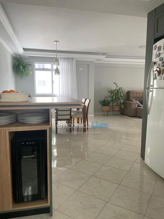 Apartamento para aluguel de temporada em Itapema (Meia Praia)