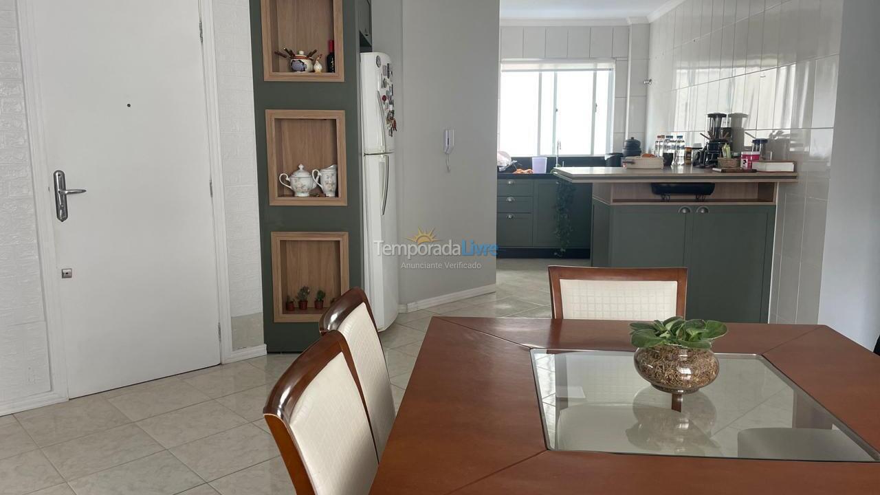 Apartamento para aluguel de temporada em Itapema (Meia Praia)