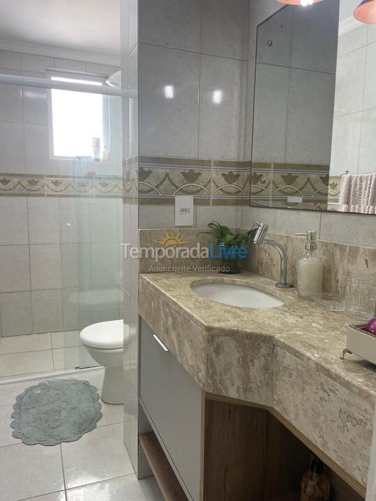 Apartamento para aluguel de temporada em Itapema (Meia Praia)