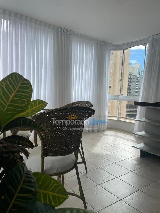 Apartamento para aluguel de temporada em Itapema (Meia Praia)